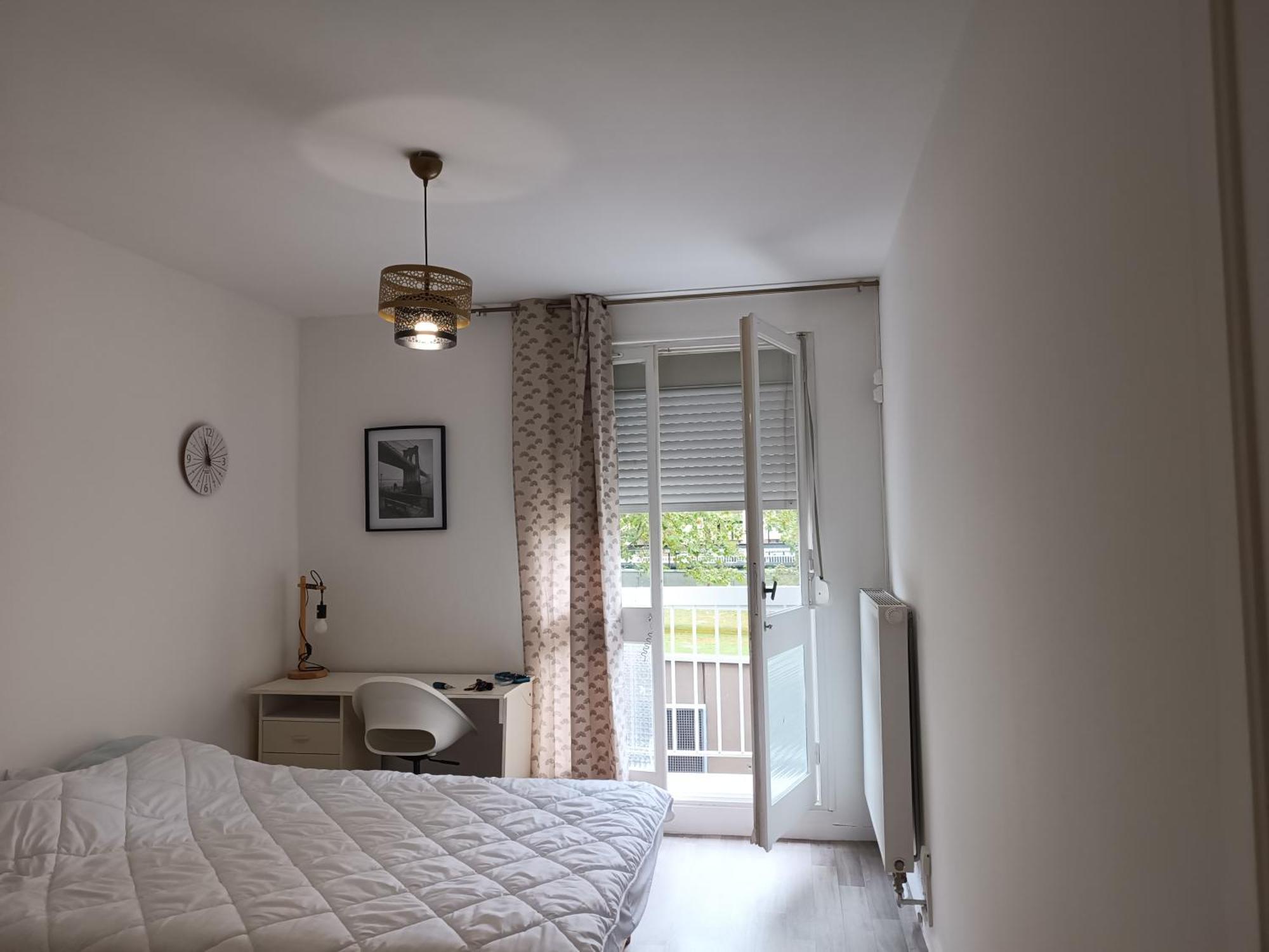 Chambre Dans Un Appartement En Colocation レンヌ エクステリア 写真