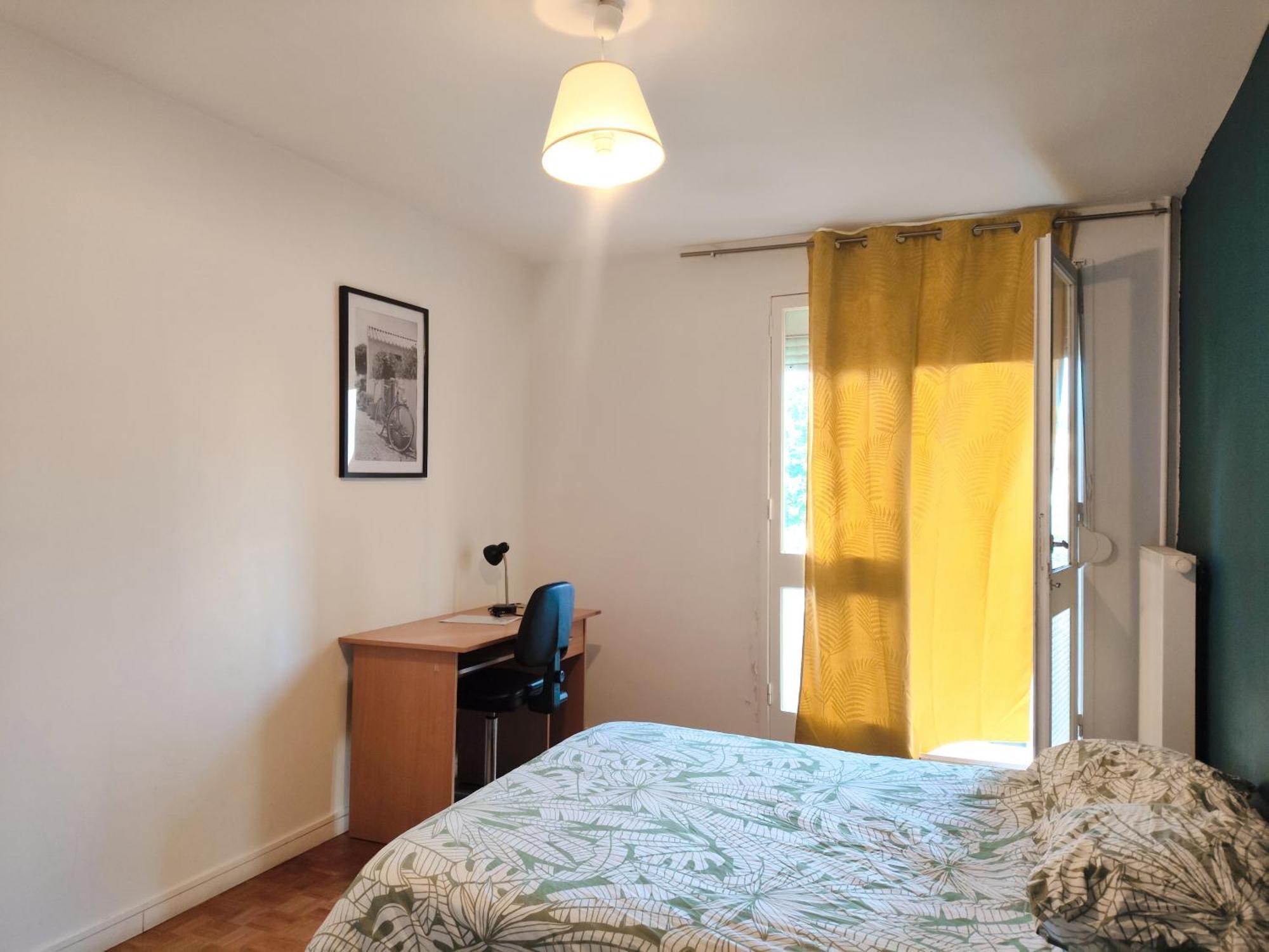 Chambre Dans Un Appartement En Colocation レンヌ エクステリア 写真